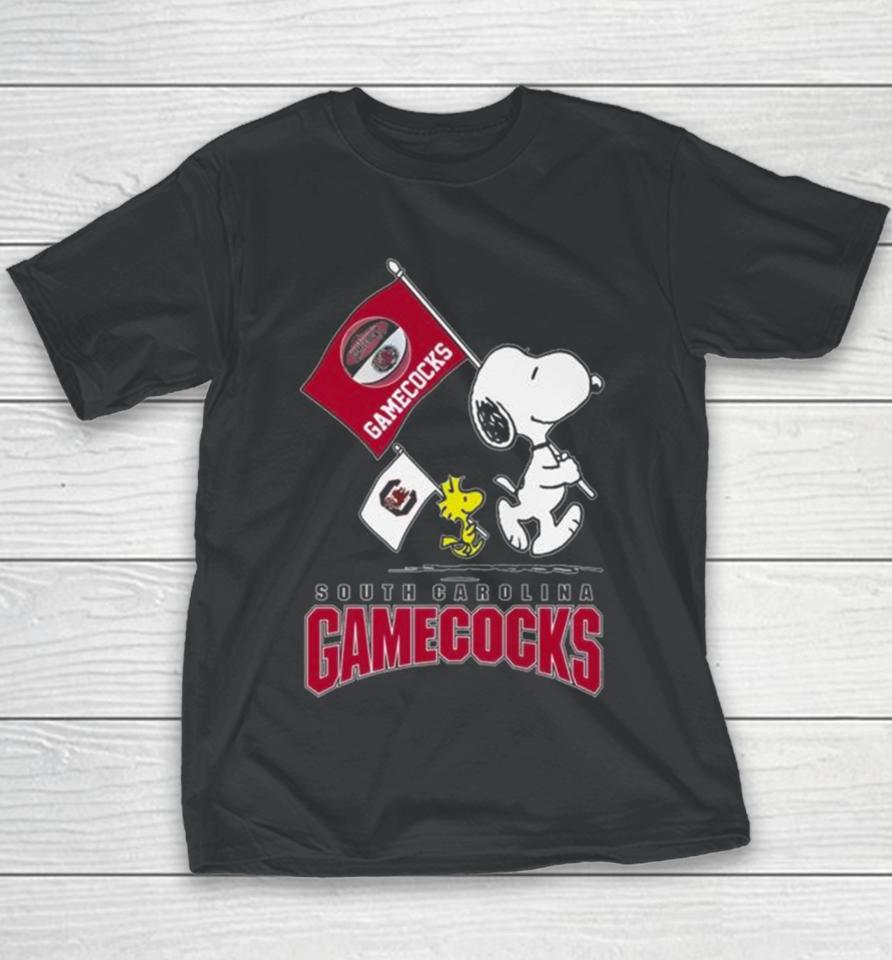 Snoopy And Charlie Brown Hold Flag South Carolina Gamecocks Youth T-Shirt