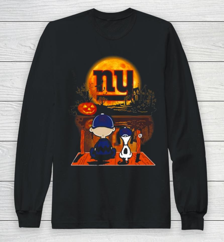 Snoopy And Charlie Brown New York Giants Sitting Under Moon Halloween 2023 Long Sleeve T-Shirt