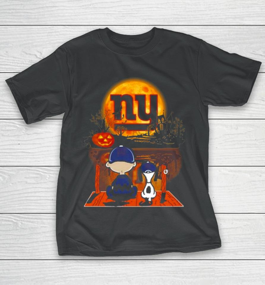 Snoopy And Charlie Brown New York Giants Sitting Under Moon Halloween 2023 T-Shirt