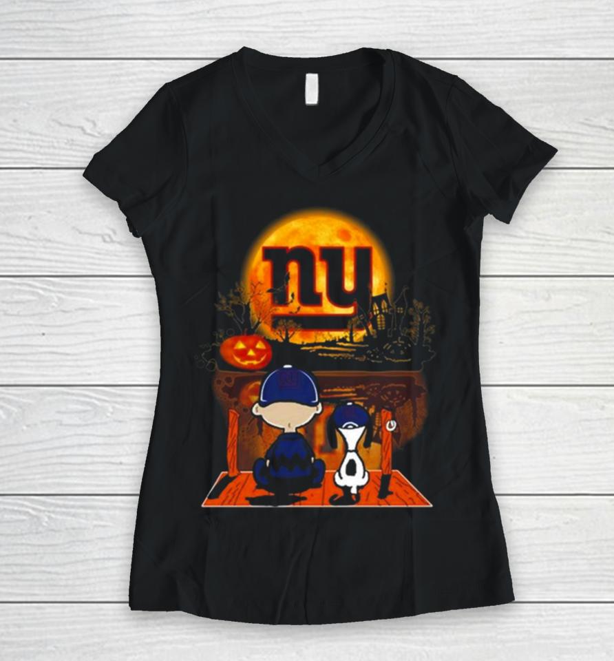 Snoopy And Charlie Brown New York Giants Sitting Under Moon Halloween 2023 Women V-Neck T-Shirt