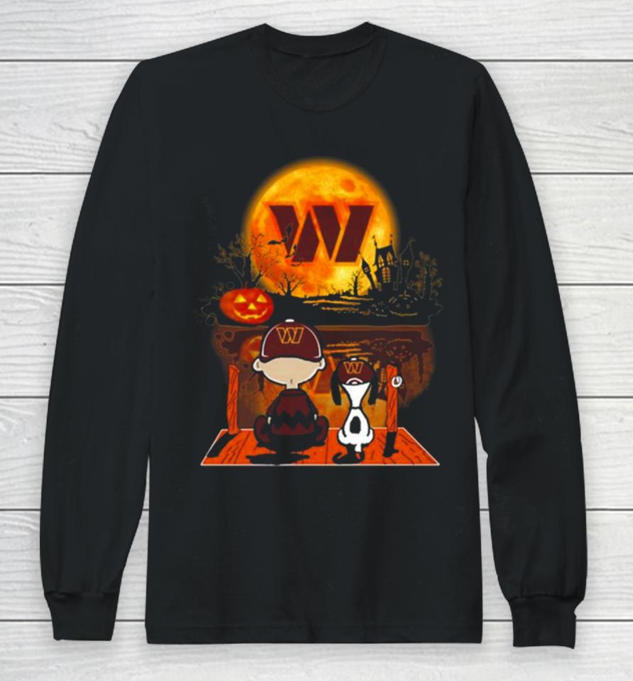 Snoopy And Charlie Brown Washington Commanders Sitting Under Moon Halloween 2023 Long Sleeve T-Shirt