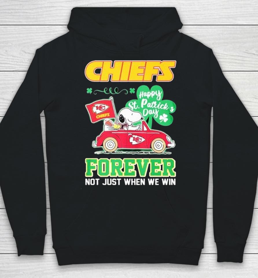 Snoopy And Woodstock Driving Car Chiefs Happy St Patrick’s Day Forever Hoodie