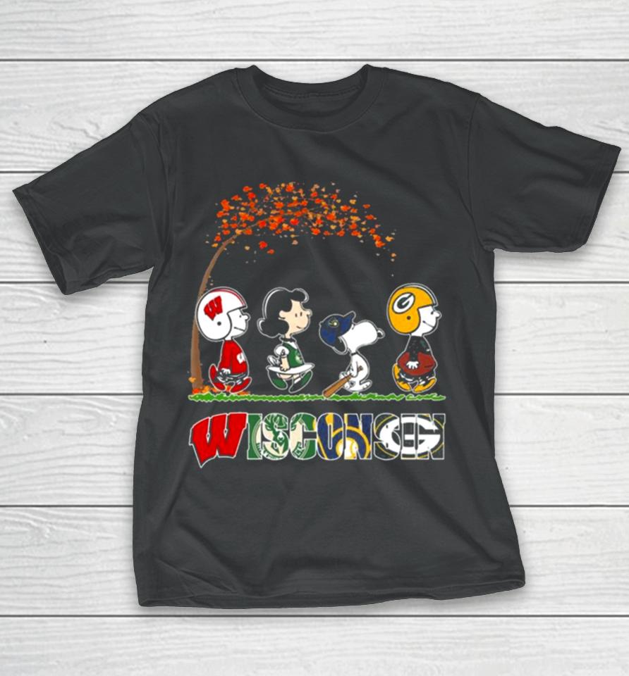 Snoopy Peanuts Loves Fall And Wisconsin Green Bay Packers Milwaukee Bucks Brewers T-Shirt