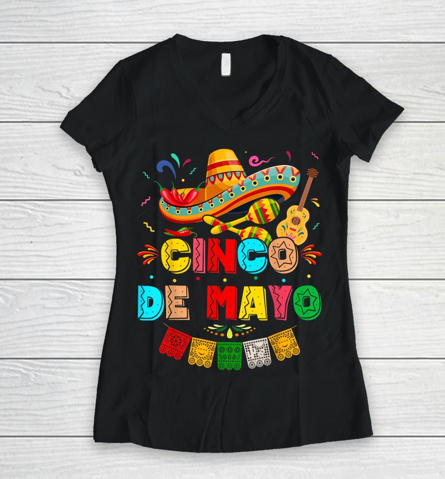 Tee Cinco De Mayo Lets Fiesta 5 De Mayo Squad Fiesta Mexican Women V-Neck T-Shirt
