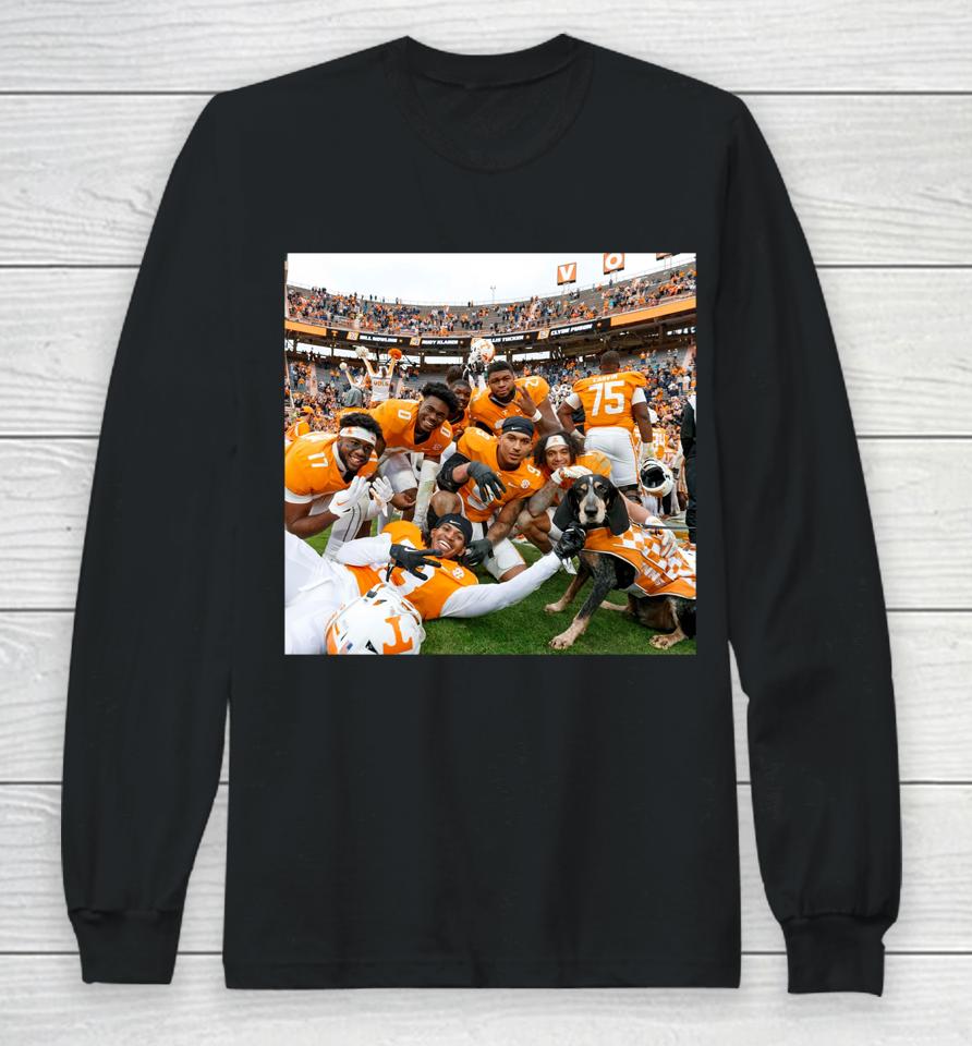 Tennessee Volunteers Football Team Smokey's Squad Long Sleeve T-Shirt