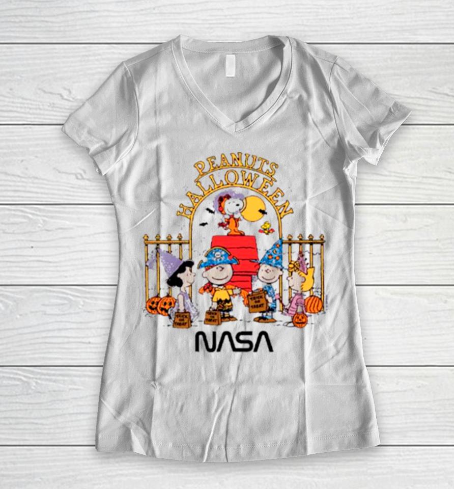 The Peanuts Space Trick And Treat Halloween Women V-Neck T-Shirt