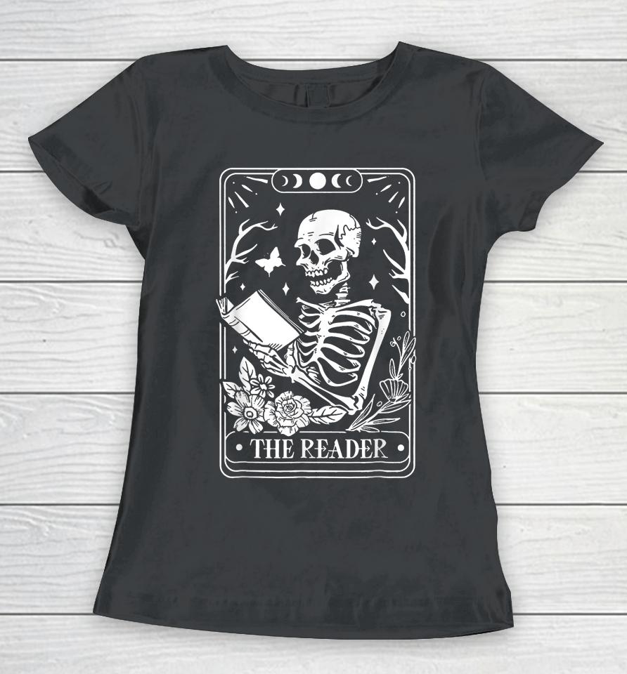 The Reader Spooky Season Retro Halloween Skeleton Tarot Card Women T-Shirt