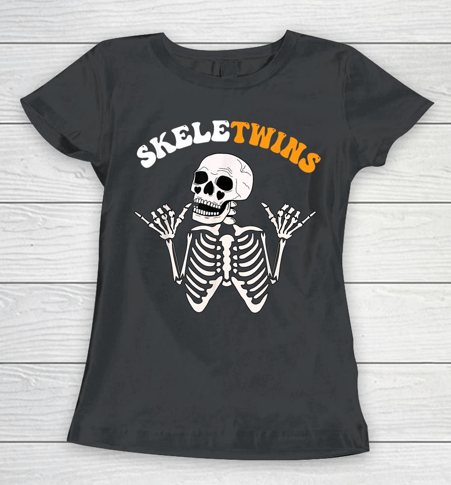 Twins Halloween Matching Skeletwins Funny Dancing Skeletons Women T-Shirt