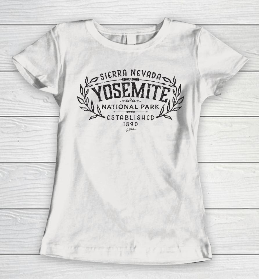 Yosemite National Park California Retro Women T-Shirt